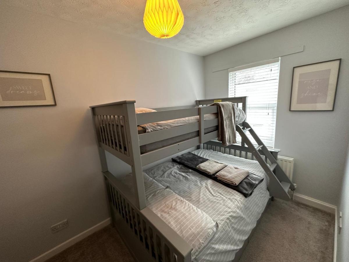 Cosy, 2 Bedroom In Town Centre Holiday home